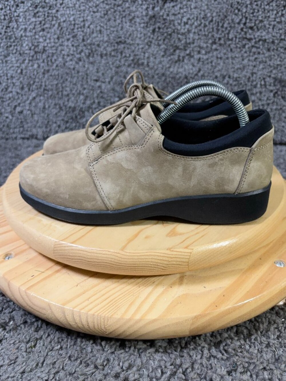 Clarks Suede Oxford Shoes Womens Size 9 Tan Lace Up Low Top Comfort